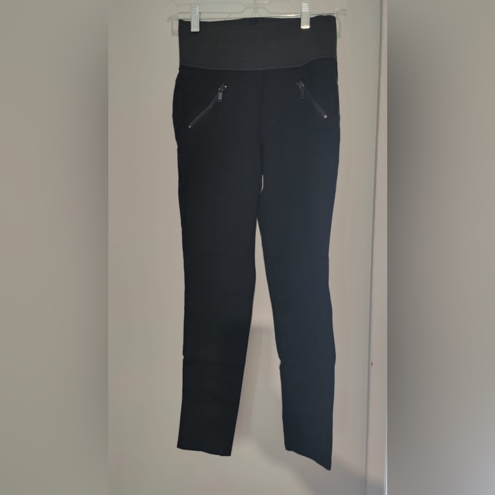 Ci Sono Black High-Waisted Leggings with Streamlined Fit